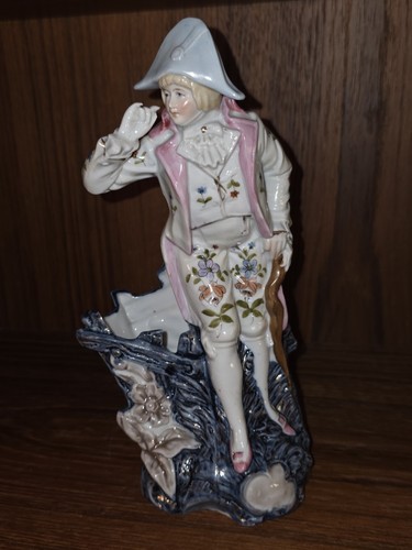 Porzellanfigur mann mit - porzellanfigur,