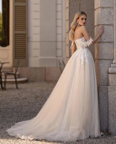 Hochzeitskleid - , im