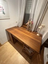 Alter Antiker Schreibtisch aus