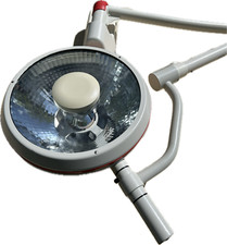 OP-Lampe Exam Light wandhängend MARTIN Typ ML 301 mit Halterung