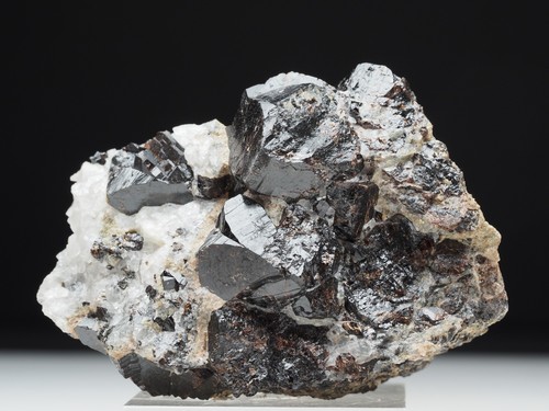 Kassiterit gilbertit grube - kassiterit,, gilbertit,grube