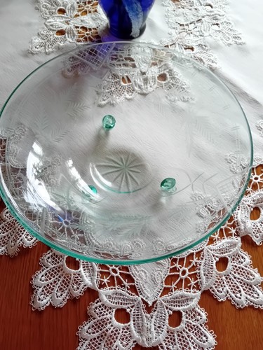 Glasschüssel mit füßen und - glasschüssel,