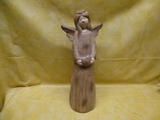 Engel, stehend mit Herz