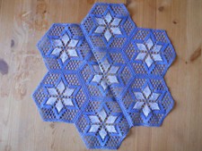 Handarbeit Klöppelspitze Decke Sterne blau weiß Leinen