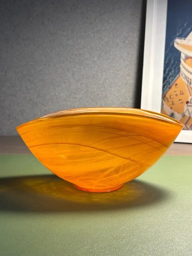 Handgefertigte orangefarbene