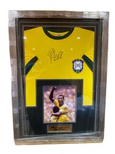 PELE HANDSIGNIERT