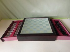 Schachspiel mit Schublade für