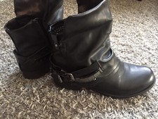 Ausgefallene Stiefeletten
