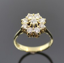 SCHÖNER RING MIT 9 BRILLANTEN