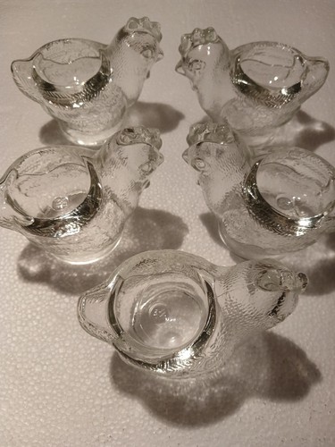 Alte pressglas eierbecher - , in