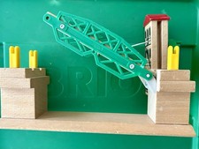 Klappbrücke mit Kurbel zum