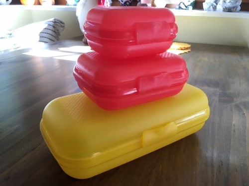 Tupperware twin set 1 2 - set,