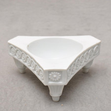 Meissen Marcolini Saliere / Salz Schälchen auf 3 Füßen, Weißporzellan, 1774-1817