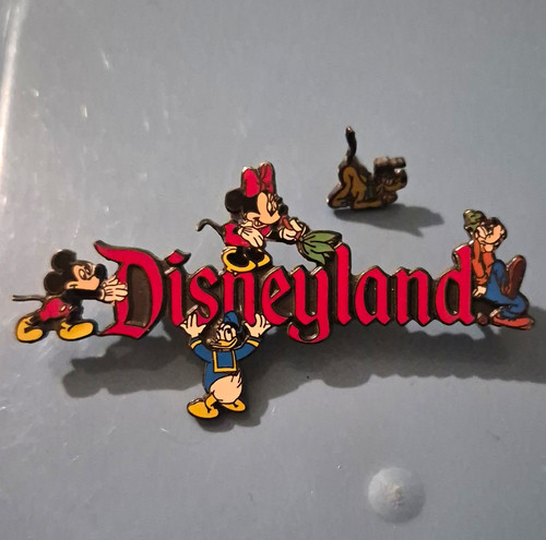 Disneyland fab logo pin - logo,