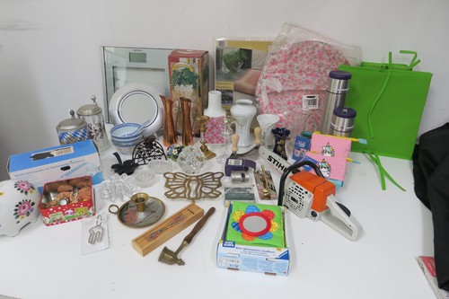Flohmarkt trödel - flohmarkt,