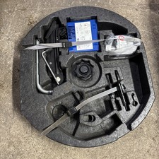 VW Touran 1T Werkzeugmulde