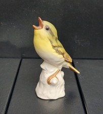 Vogel aus Porzellan von