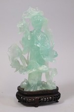 Guanyin chinesische Dame geschnitzte Steinfigur auf Holzsockel China (GV428)