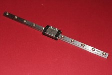 Eine Linearführung, 214 mm