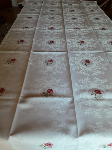 Bestickte tischdecke - bestickte,