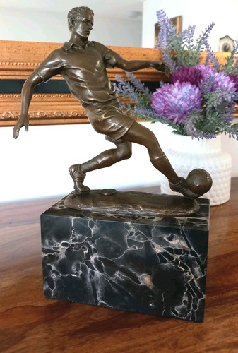 Bronzefigur athlet fußballer - athlet,