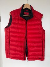 🚀 HUGO Daunenweste | Red