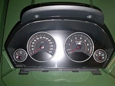 BMW F30 / F31 Tacho Mit Weiße Beleuchtung  Und Rot Foliert  Nadeln  (Benzin)