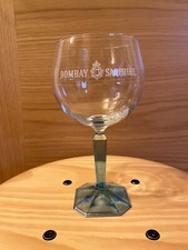 Bombay Sapphire Gin Glas Ballonglas Cocktailglas Copa Gläser eckiger Fuß 1172