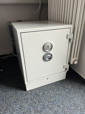 Tresor / Datensicherungsschrank 64x51x59 Feuerschutz S 60 DIS