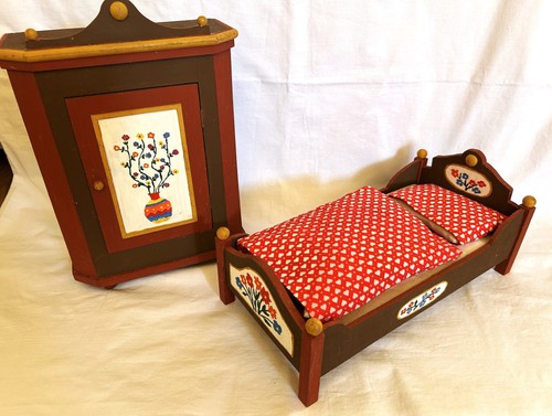 Puppenschrank und puppenbett - puppenschrank,