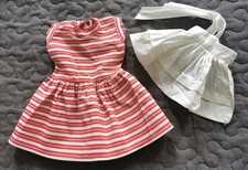 süsses altes Puppenkleid mit