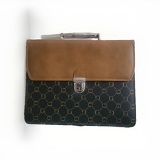 GUSSACI COLLECTION BUSINESS