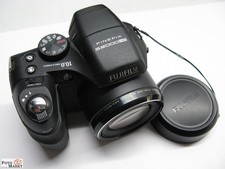 Fuji Fujifilm Digitalkamera Finepix S2000HD 15x Zoom-Objektiv SDHC-Slot (4GB)