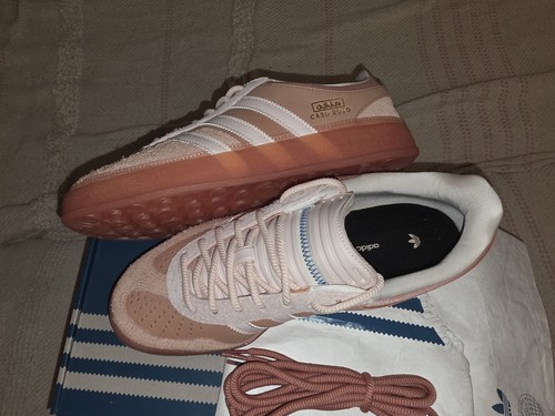Adidas para bud bunny - adidas,