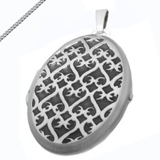 Medaillon Silber Amulett Antik geschwärzt Kette Gravur Sternzeichen Kyrillisch