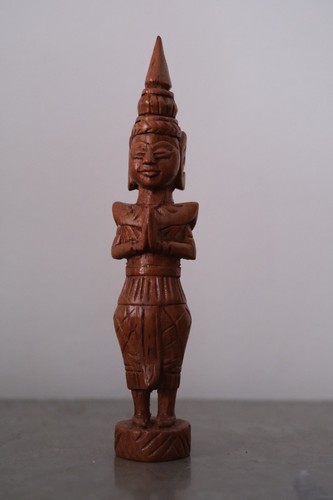 Handgeschnitzte holzfigur - handgeschnitzte,