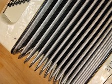Hohner Akkordeon Verdi III M