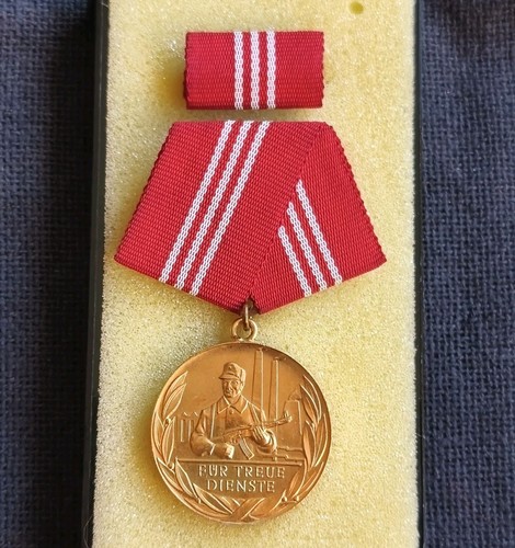 Auszeichnung ddr medaille - ddr:,