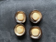 4 alte Knöpfe, Braun, 3 cm, Eckig