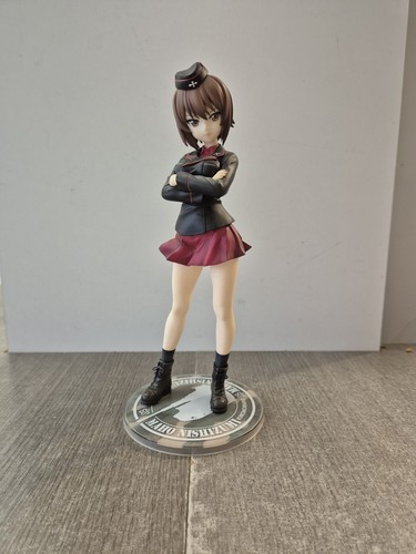 Girls und panzer - girls,