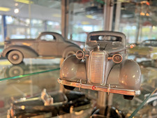 Modellauto pontiac deluxe - 1:18,