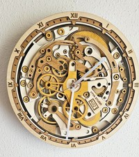 Mechanische Wanduhr Holz