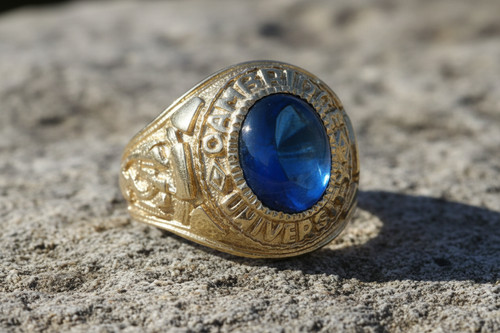 Schwerer gold college ring - college,