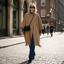 ZARA 🤍 MANTEL CAPEMANTEL