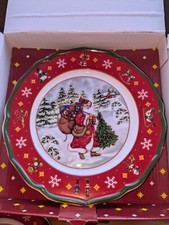 Weihnachtstassen und Teller