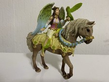 Schleich 70566 Surah mit Glitzer-Pegasus Spielzeugfigur