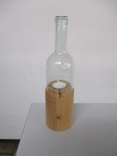 Weinflasche mit Teelicht