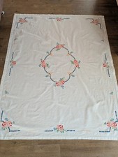 Vintage Tischdecke weiß - bestickt - 117x 144 cm