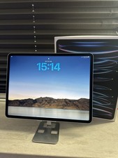 Apple iPad Pro 6. Gen - 12,9