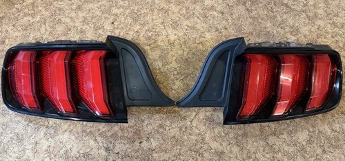 Ford mustang rear lights - gt,